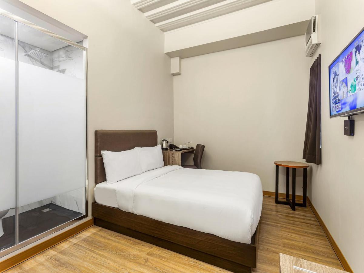 Airo Hotel Manila Exterior photo