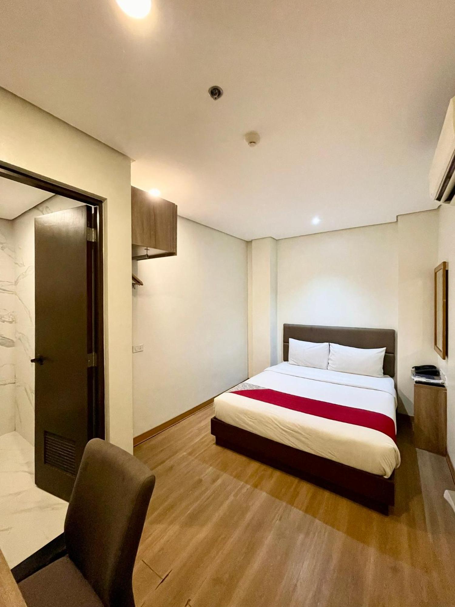 Airo Hotel Manila Exterior photo